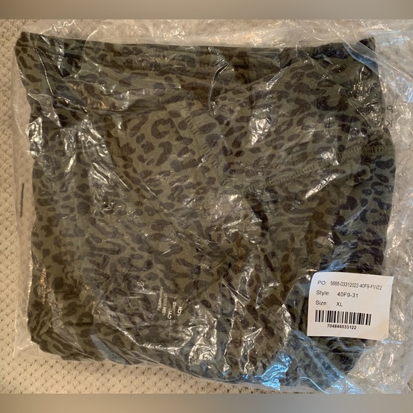 New In Package GRACE & LACE DAILY POCKET LEGGINGS - OLIVE CHEETAH Size XL - Picture 4 of 5